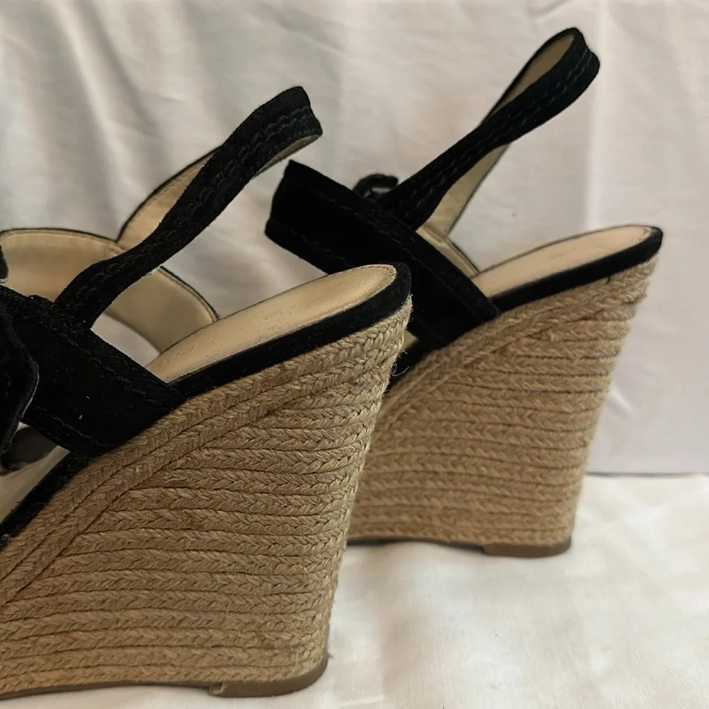 Marc Fisher Hipiee 2 black suede straps 8 1/2M espadrille wedge sandals